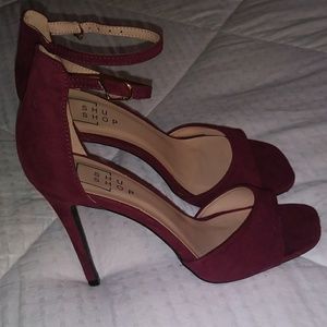 Maroon/bordo stilletos